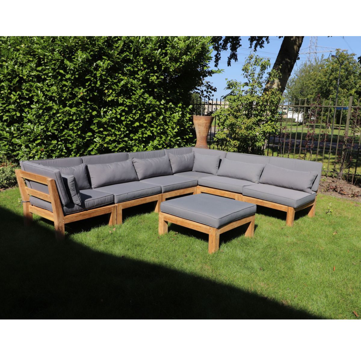 Wood Selections' Aruba: Een tijdloze toevoeging aan je tuin met elegantie en ongeëvenaard comfort.