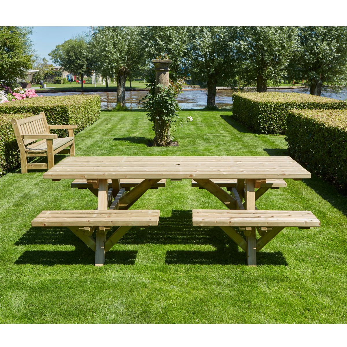 picknicktafel hout stevig gaar lang meer voor 8 personen makkelijk in stappen  leuk uitzicht in elke tuin 