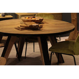 Transformeer je eethoek met de Ronde Eettafel Milano, een trendy keuze die voldoet aan de tegenwoordige trends met zijn natuurlijke uitstraling, eigentijdse design en 12 maanden garantie.