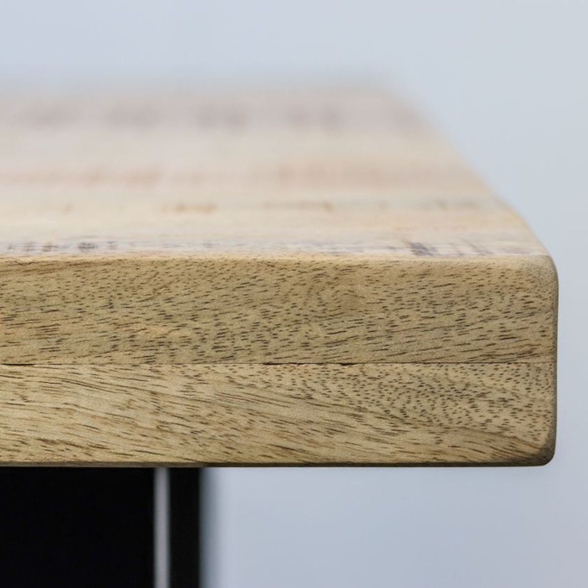 Trendy design voor elke gelegenheid: Melbourne eettafel biedt veelzijdige toepassingsmogelijkheden in eetkamers, keukens en woonkamers.