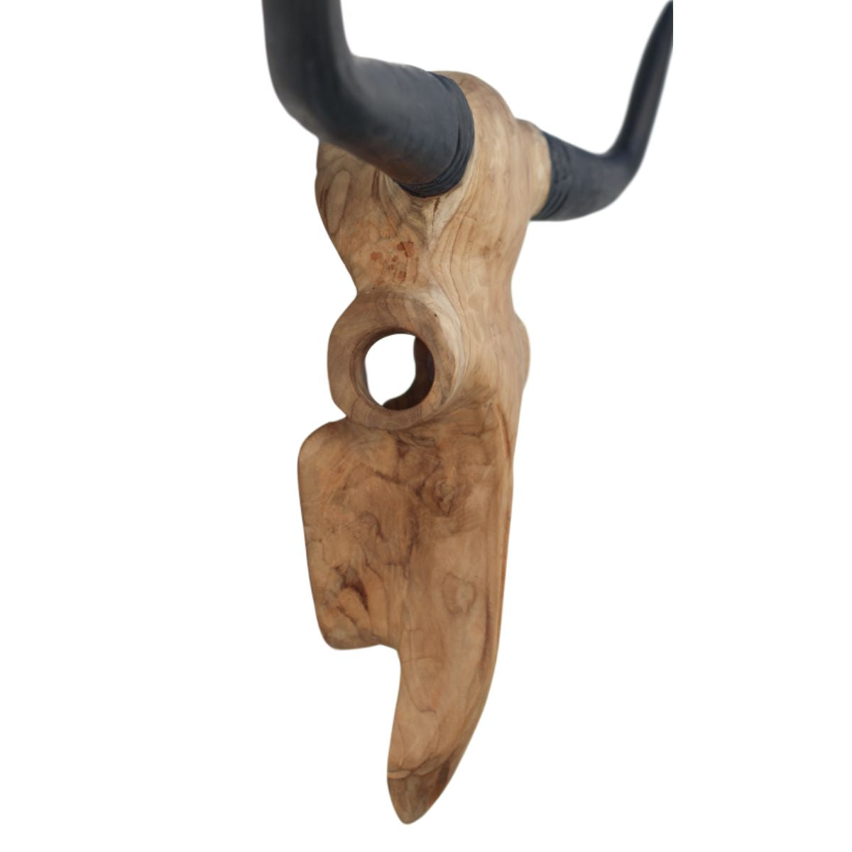 Breng de natuur naar binnen met deze verfijnde buffelkop aan je muur.
